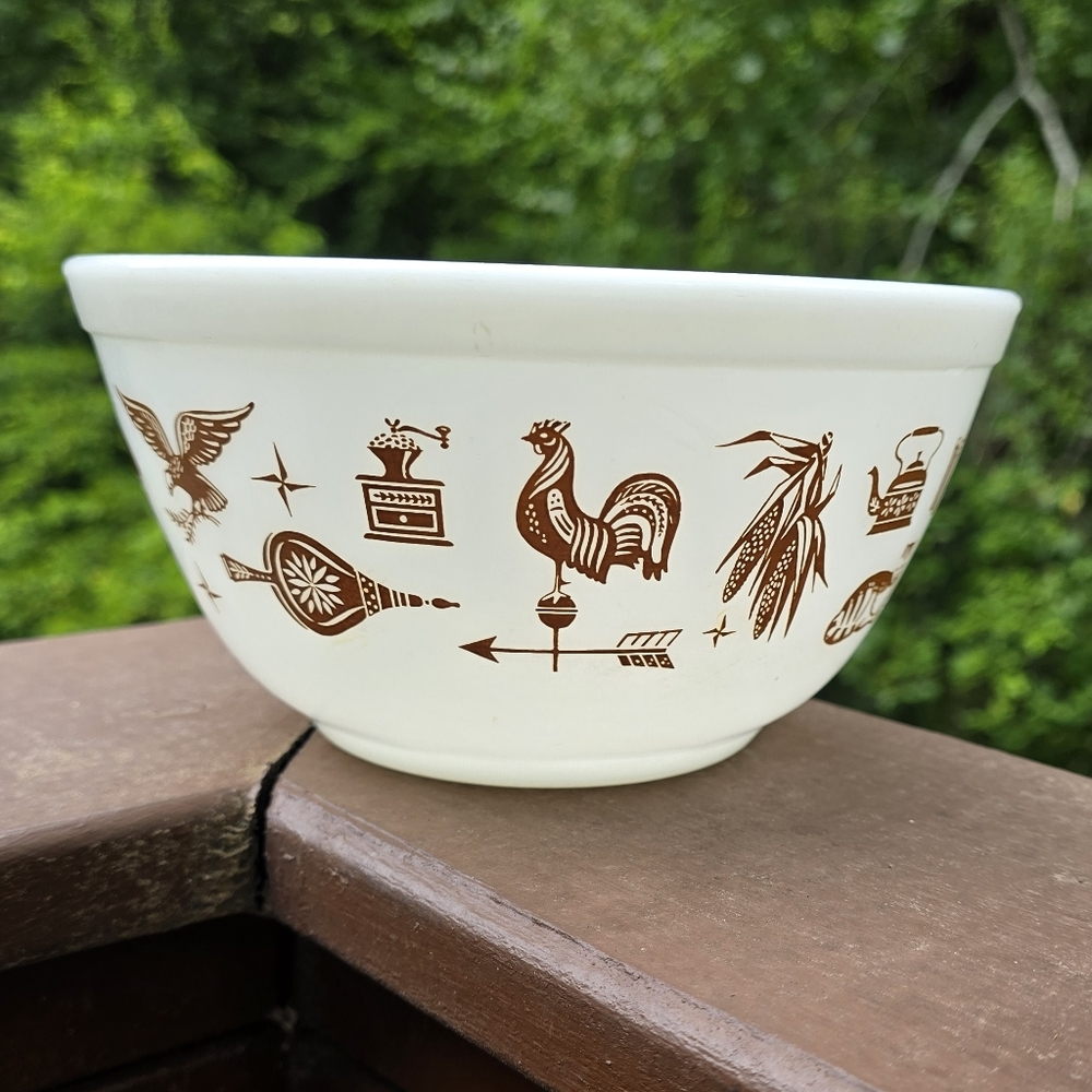 Vintage Pyrex Bowl Early American 402